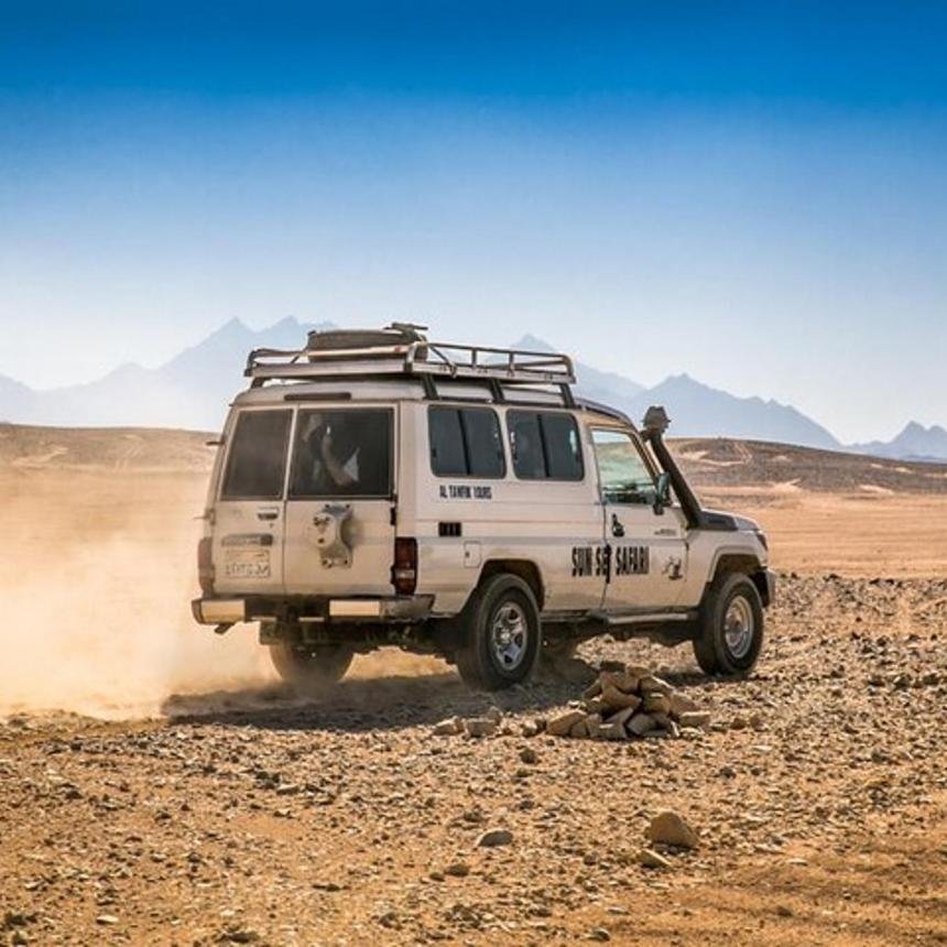 Wycieczka Jeep Safari polskim przewodnikiem